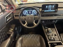 ميتسوبيشي اوتلاندر